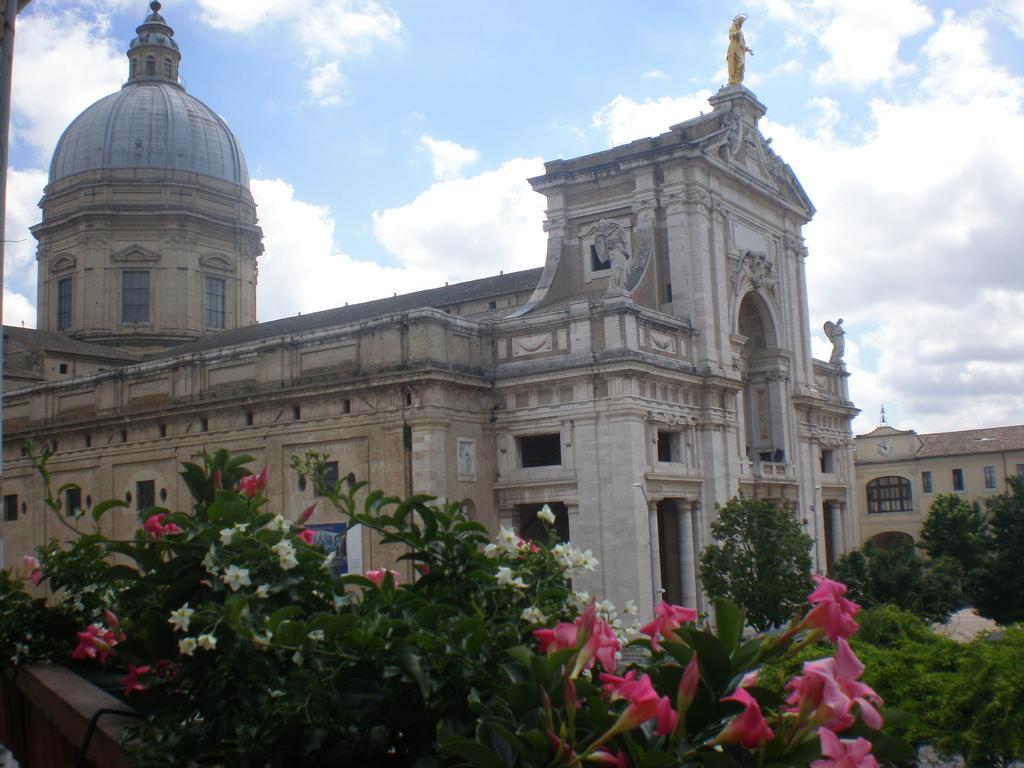 Hotel Piazza Degli Angeli Asyż Zewnętrze zdjęcie