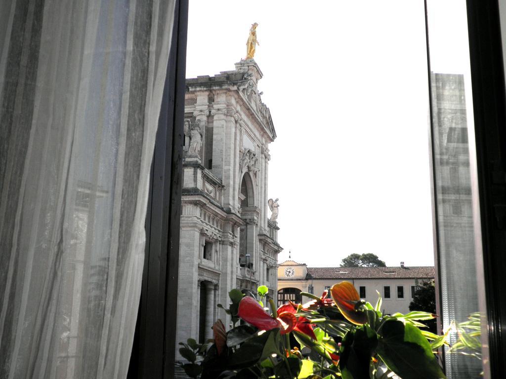 Hotel Piazza Degli Angeli Asyż Zewnętrze zdjęcie